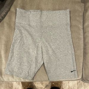 Nike biker short 7in